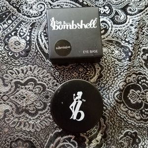 Be a bombshell eye base or eyeshadow in submissive